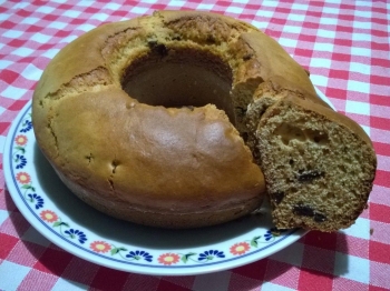 Ciambella al miele e uvetta( e cioccolato)